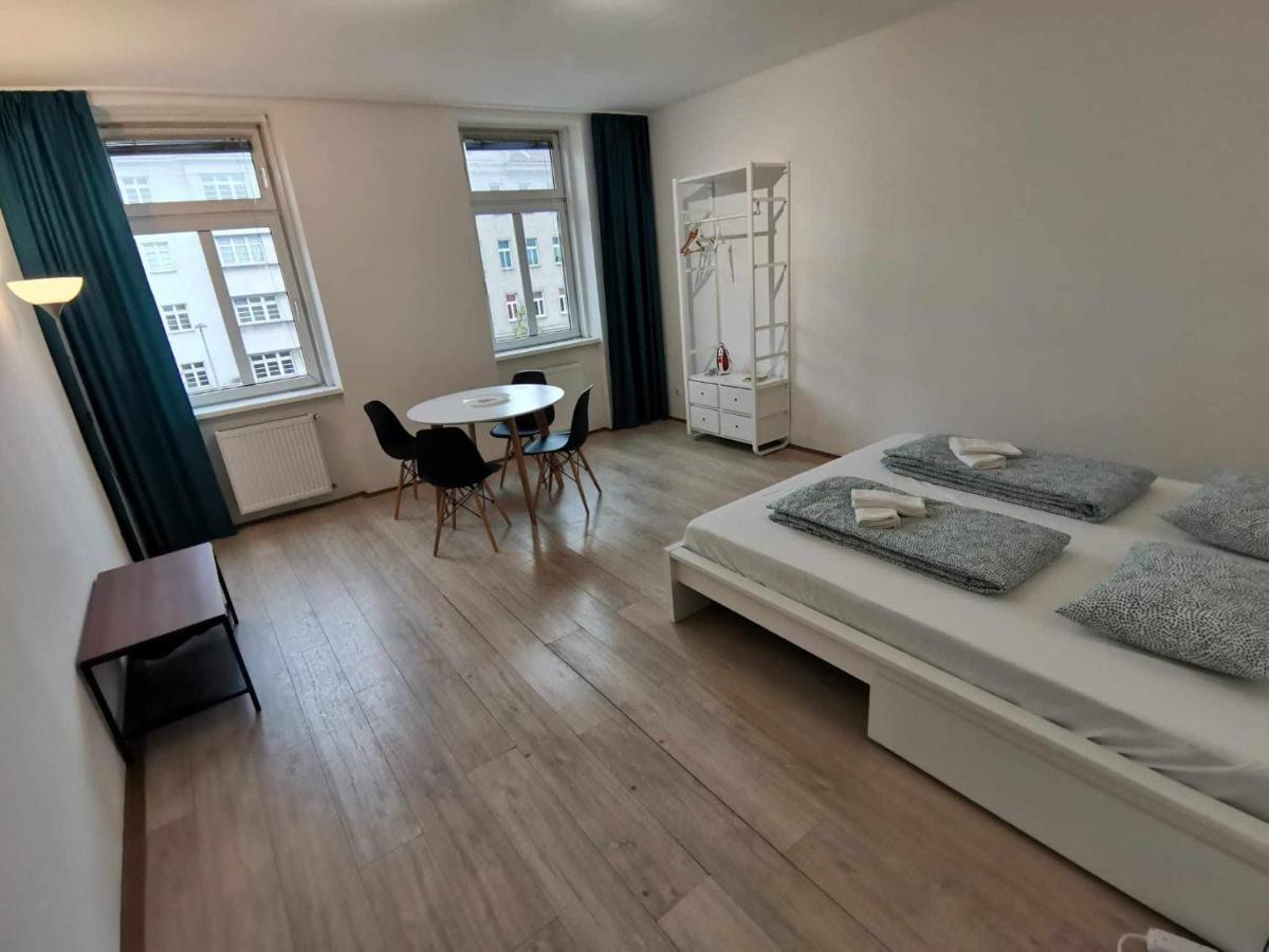 Central Apartment Metro 1 Min. Vienna Esterno foto