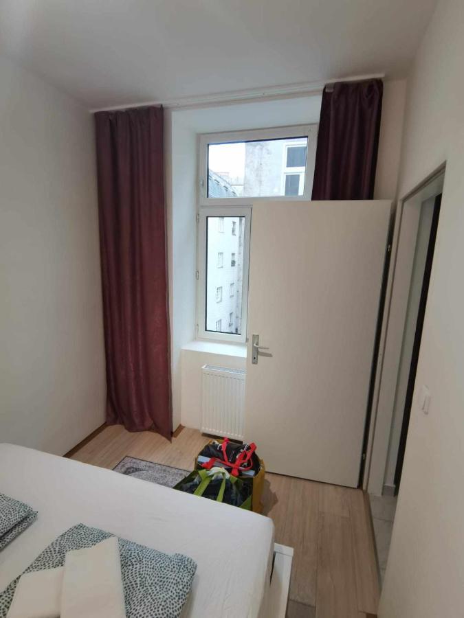 Central Apartment Metro 1 Min. Vienna Esterno foto